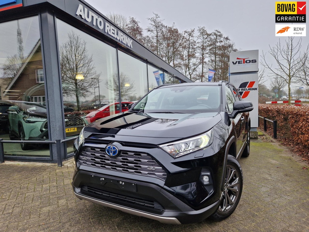 Toyota RAV4 - 2.5 Hybrid Active Comfort/TREKHAAK/LEDER/KEYLESS/ELECTR BED.A-KLEP/STOEL-EN STUURVERWARMIN - AutoWereld.nl