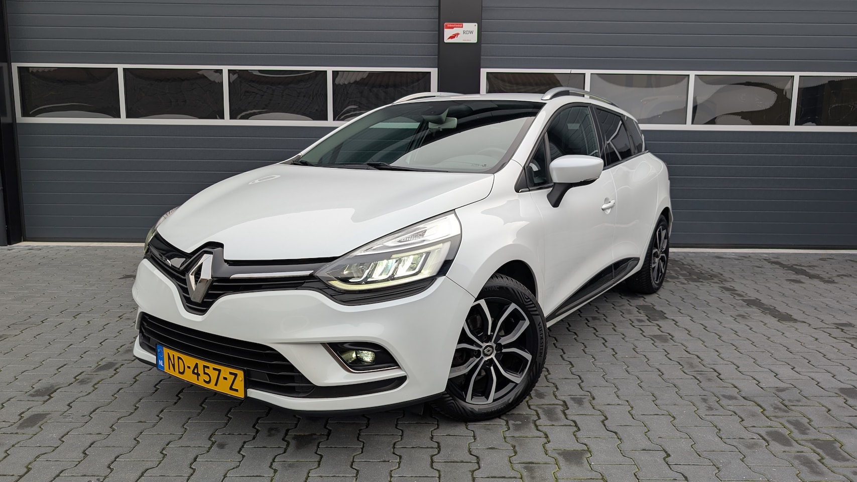 Renault Clio Estate - 0.9 TCe Intens Climate, LED lampen, keyless, luxe uitvoering - AutoWereld.nl