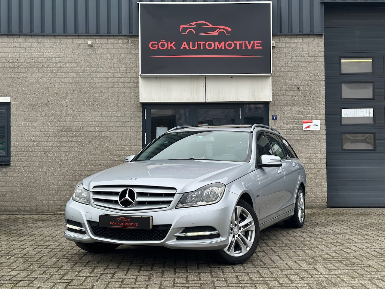 Mercedes-Benz C-klasse Estate - 180 Business Class Avantgarde / Led / Schuifdak / Navi / Stoelverwarming / Vol Dealer Ondh - AutoWereld.nl