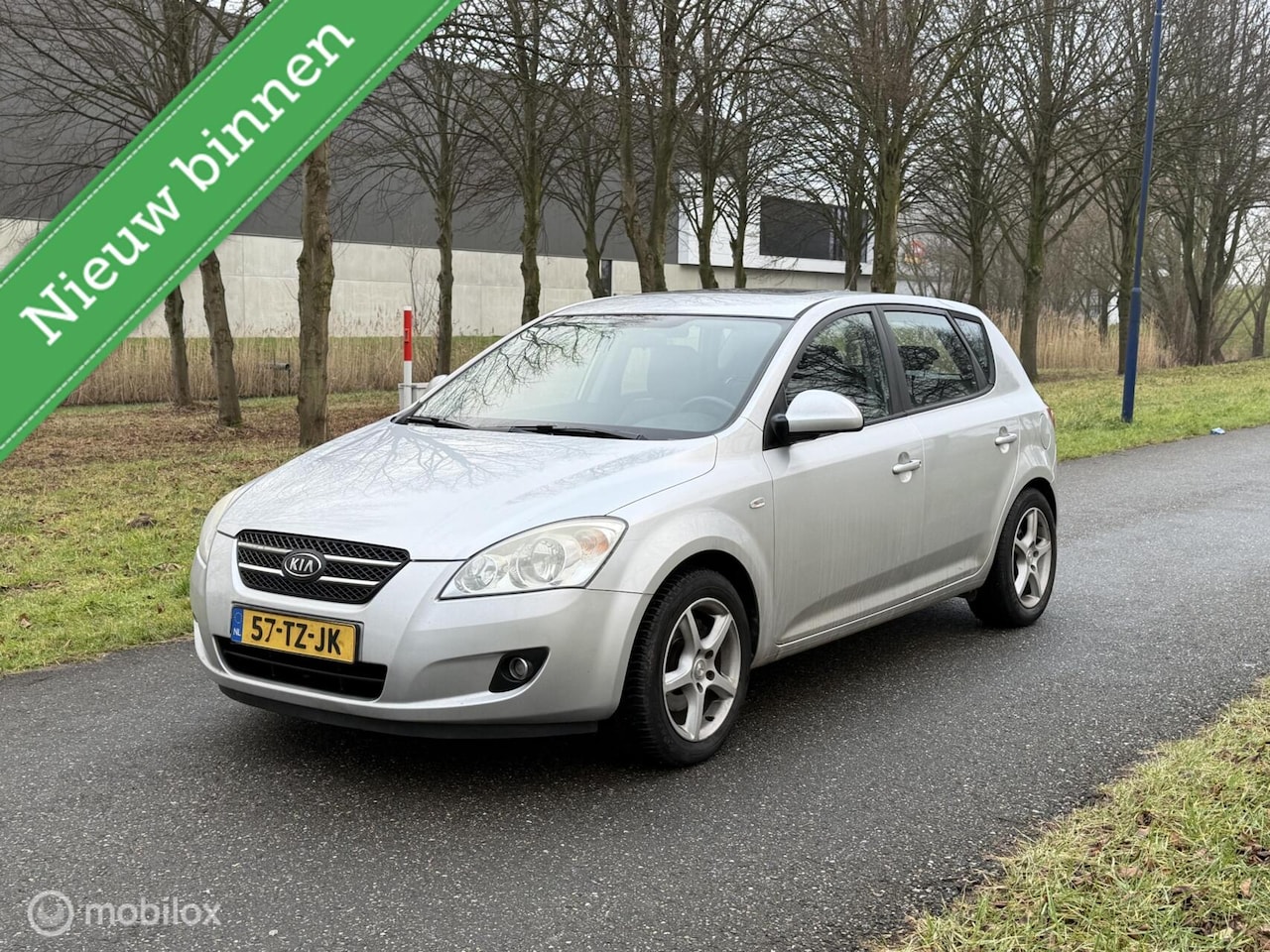Kia Cee'd - 1.6 X-ecutive*AIRCO*ELEK. RAMEN*APK 08/26 - AutoWereld.nl