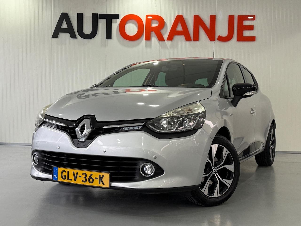 Renault Clio - 1.2 Collection-Airco-Cruise Control-APK - AutoWereld.nl