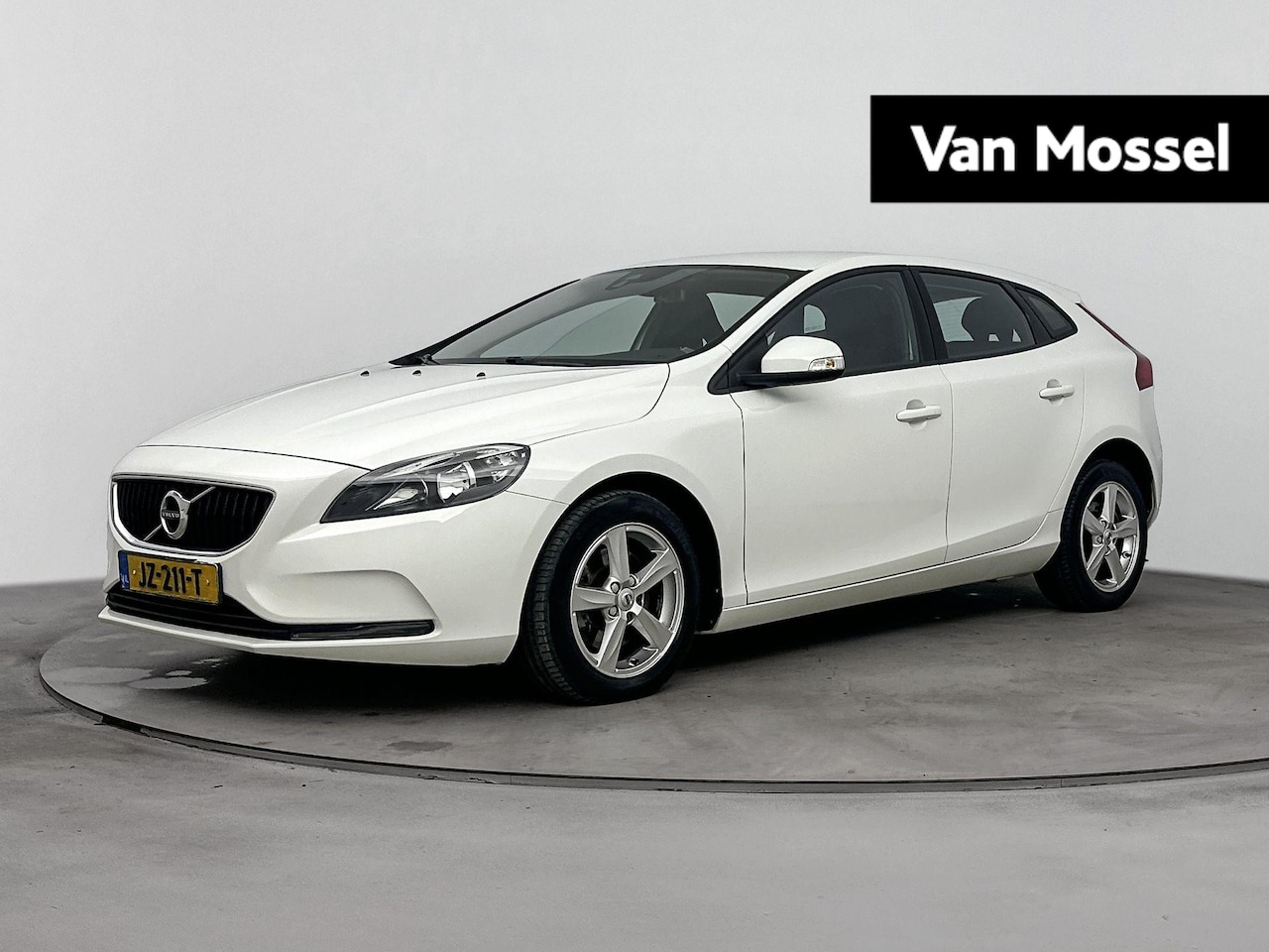 Volvo V40 - 2.0 T2 Nordic | Parkeersensoren | Radio | Bluetooth | Airco | CruiseControl | - AutoWereld.nl