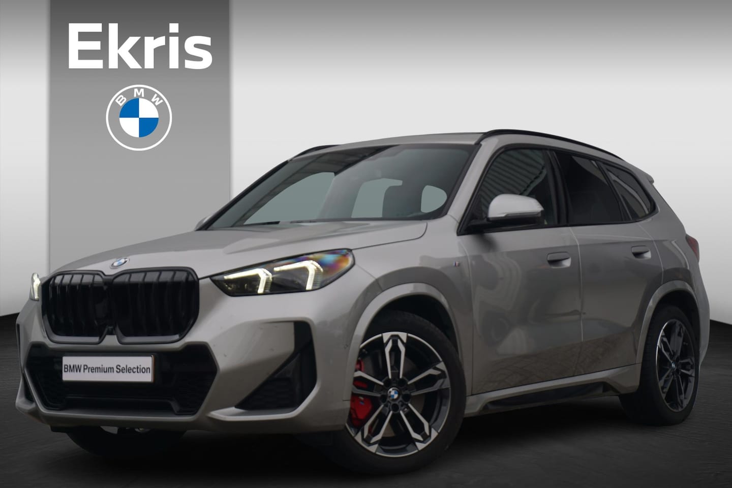BMW X1 - sDrive20i M Sportpakket Pro 19'' / Panoramadak / Head-Up Display / Harman Kardon / Driving - AutoWereld.nl