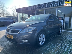 Kia Cee'd - 1.4 CVVT Seven | Nwe apk | Kleine beurt |