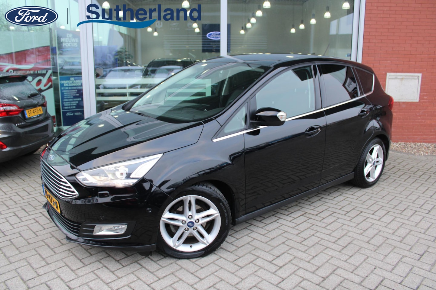 Ford C-Max - 1.0 Titanium 125pk | Stoelverwarming | Trekhaak | Camera | Xenon - AutoWereld.nl