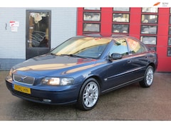 Volvo S60 - 2.3 T-5 , Schakel , 250 PK , NIEUWE APK