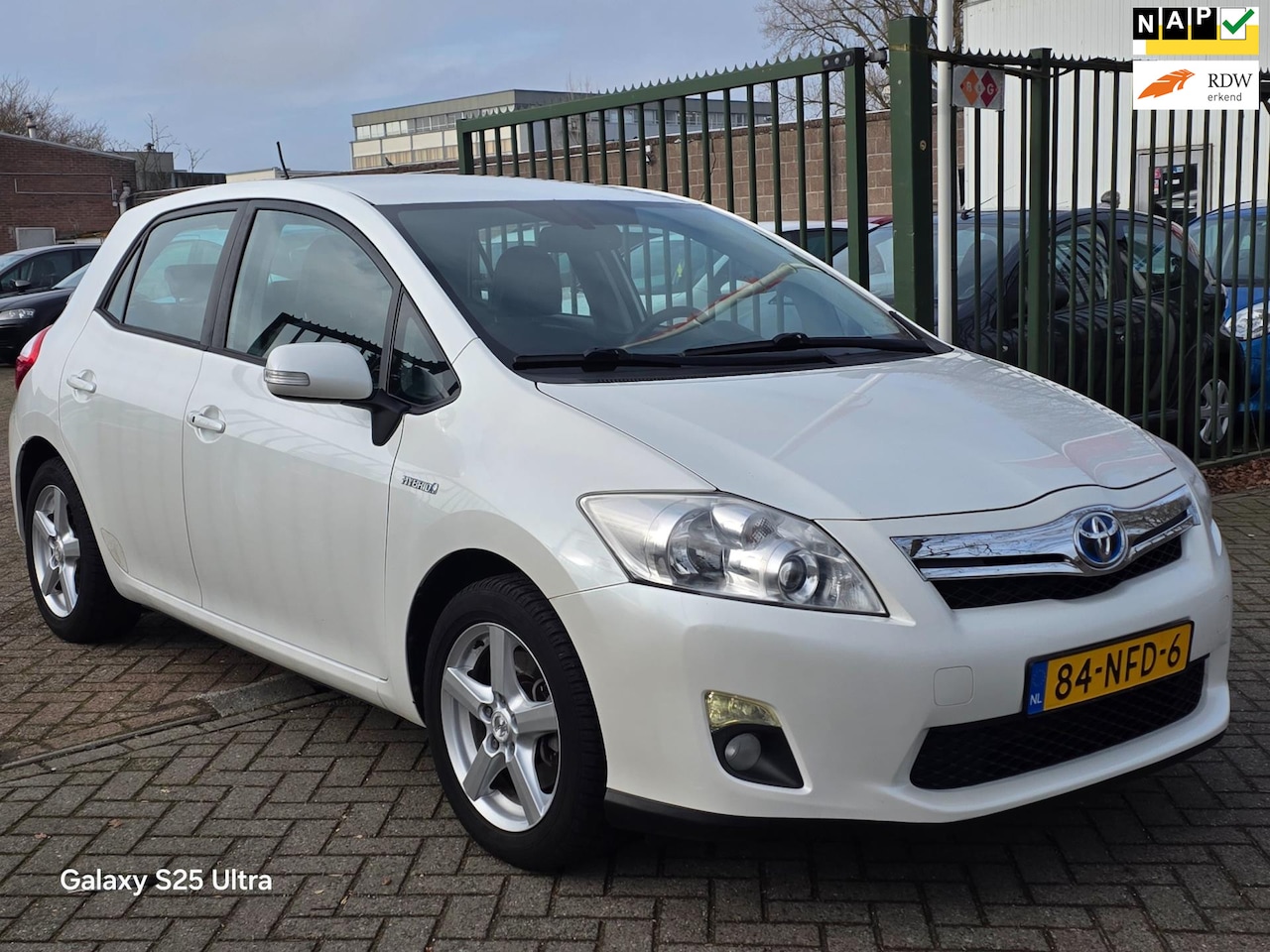 Toyota Auris - 1.8 Full Hybrid Executive Automaat 2e eigenaar dealer onderhouden airco navigatie cruis co - AutoWereld.nl