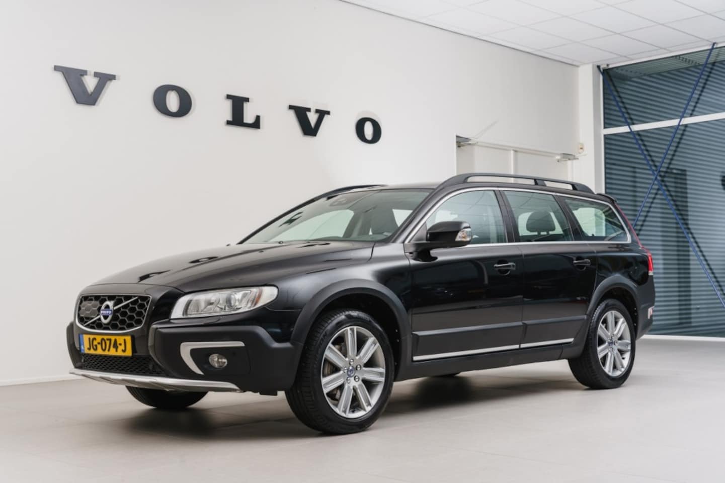 Volvo XC70 - T5 Geartronic Polar+ 1e Eigenaar - AutoWereld.nl