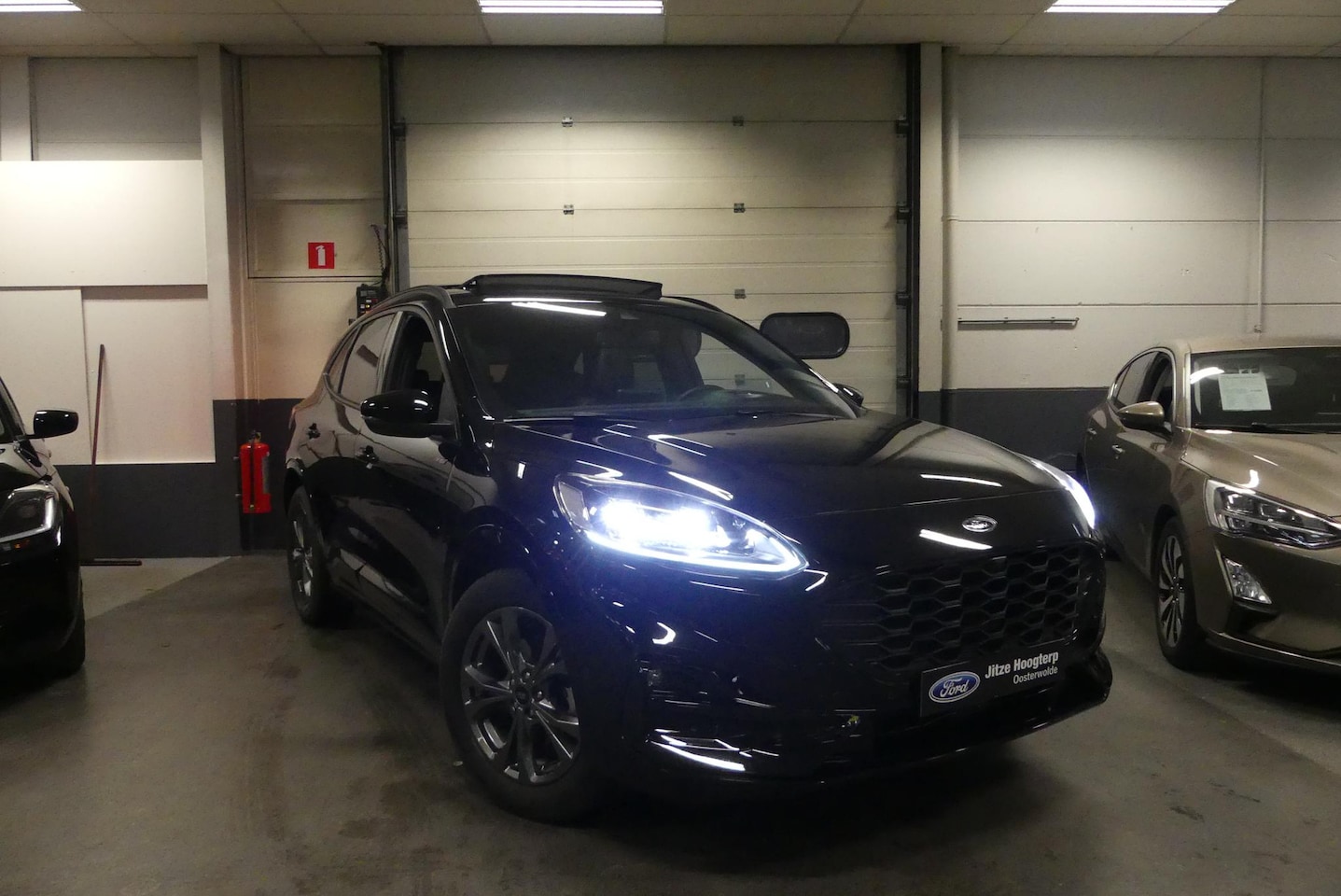Ford Kuga - 1.5 EcoBoost ST-Line X ELEKT. TREKHAAK (1.800KG), PANO, HUD, B&O, WINTER PACK, ADAPT. CRUI - AutoWereld.nl