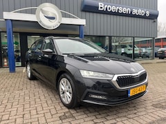 Skoda Octavia Combi - 1.4 TSI iV 204pk PHEV DSG Business Edition met Stoel- en Stuurverwarming + Groot scherm