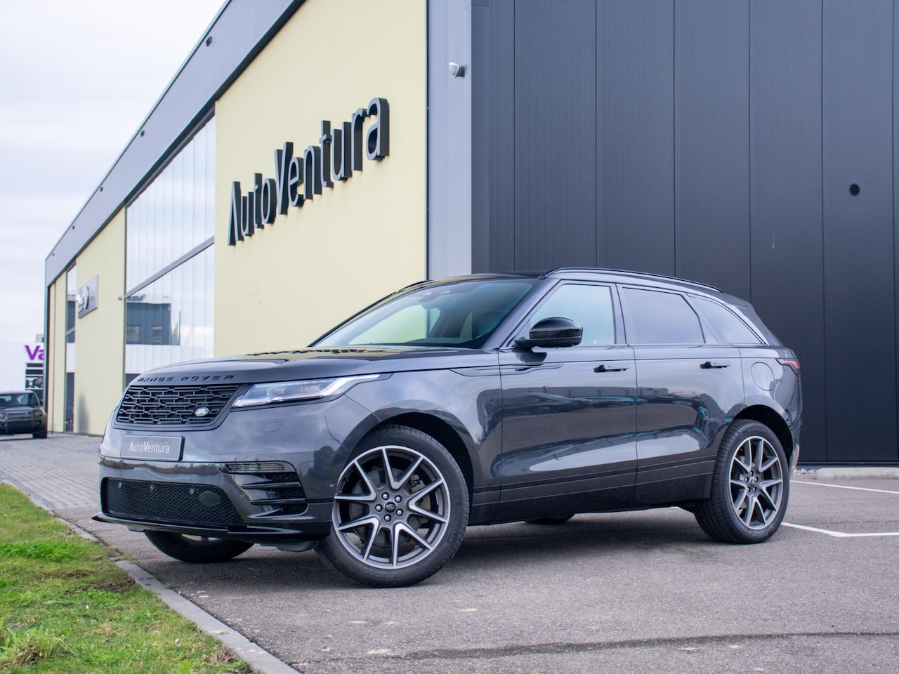 Land Rover Range Rover Velar - 2.0 P400e AWD Dynamic SE PHEV | Trekhaak | 360 camera | Black Pack | Head-up | Adapt. Crui - AutoWereld.nl
