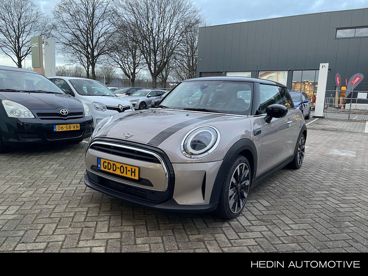 MINI John Cooper Works - Mini 1.5 Cooper | head-up display  | Stoelverwarming | Climate Control | - AutoWereld.nl