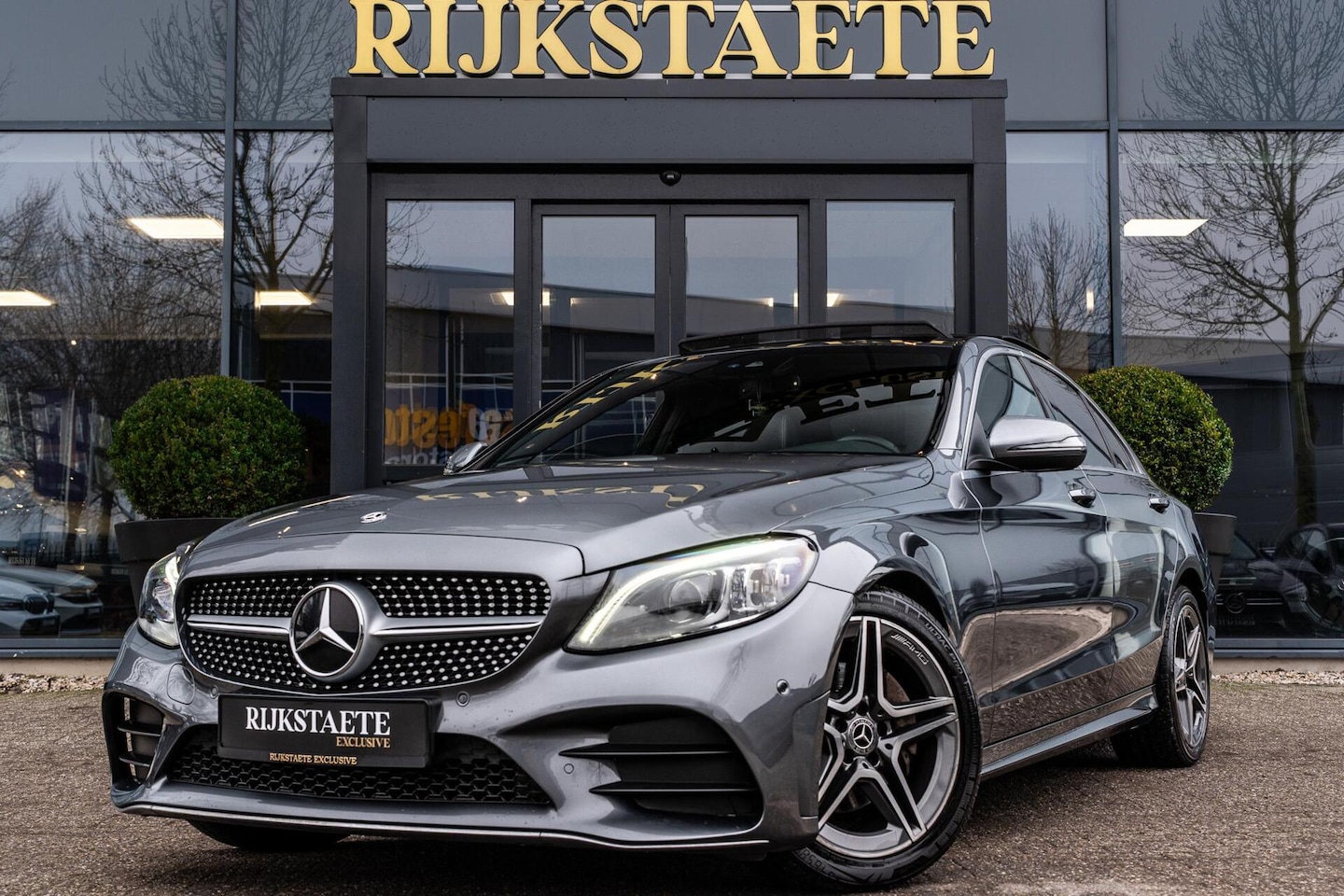 Mercedes-Benz C-klasse - C180 AMG Line|PANO|SFEERVERL.|CAMERA|NAP - AutoWereld.nl
