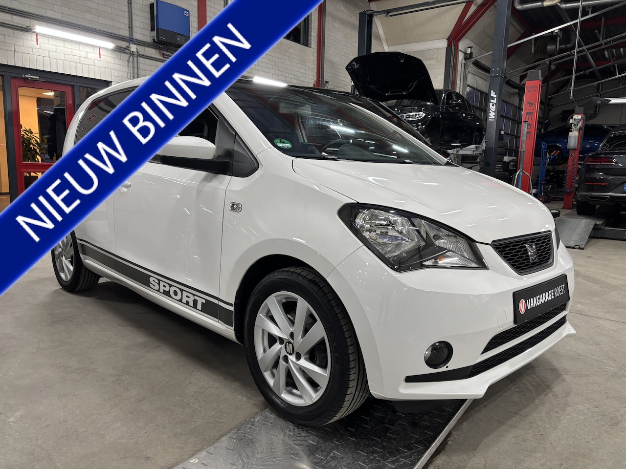 SEAT Mii - 5DRS 1.0 Sport Dynamic Navigatie / Panoramadak / Stoelverwarming - AutoWereld.nl