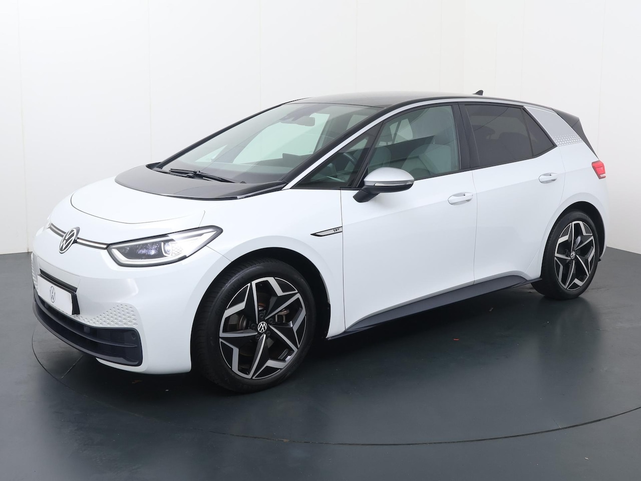 Volkswagen ID.3 - First Plus 58 kWh | 204 PK | SoH 91% | Navigatiesysteem | Keyless | 19" LM velgen | Matrix - AutoWereld.nl