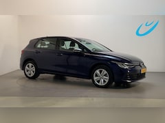 Volkswagen Golf - 1.0 TSI 110pk Life Virtual Cockpit Navigatie Parkeersensoren Sfeerverlichting