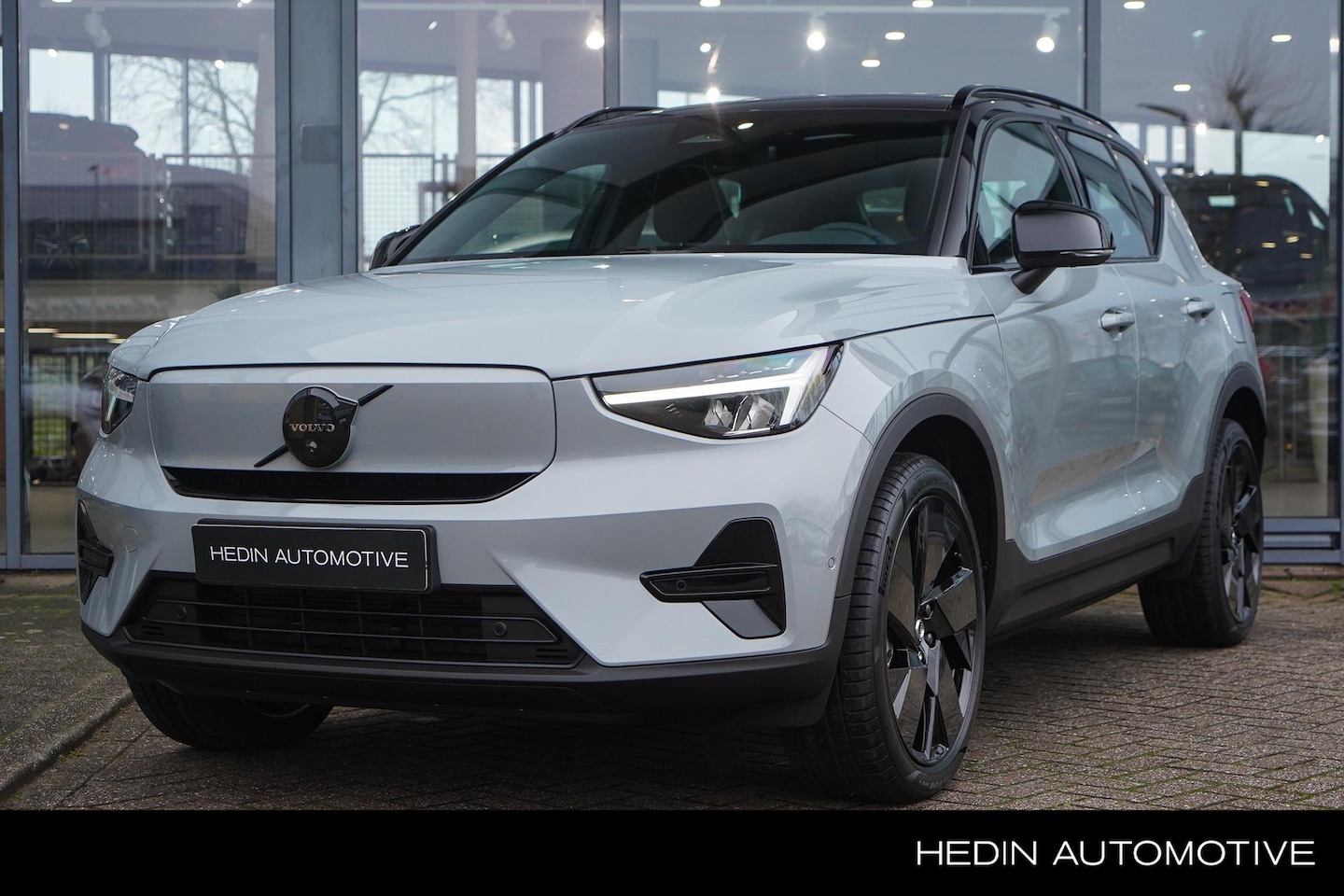 Volvo EX40 - Single Motor Ext. Range Ultra Bl. Ed. Eur. 82 kWh | Panorama Dak | Stoel & Stuurverwarming - AutoWereld.nl