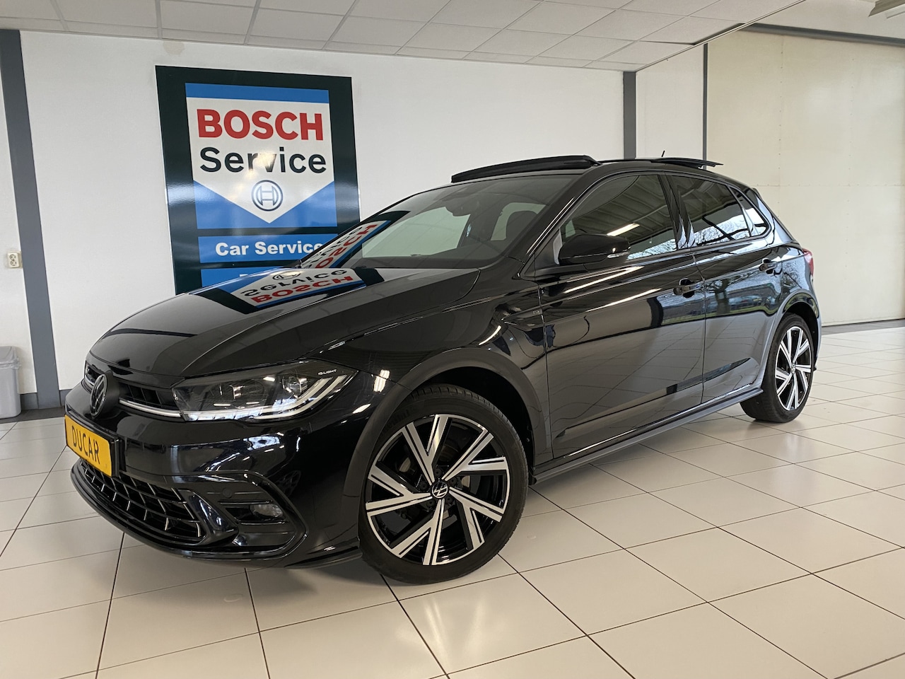 Volkswagen Polo - 1.0 TSI R-Line Business DSG Panoramadak / Camera /Carplay / Navigatie / IQ Light - AutoWereld.nl