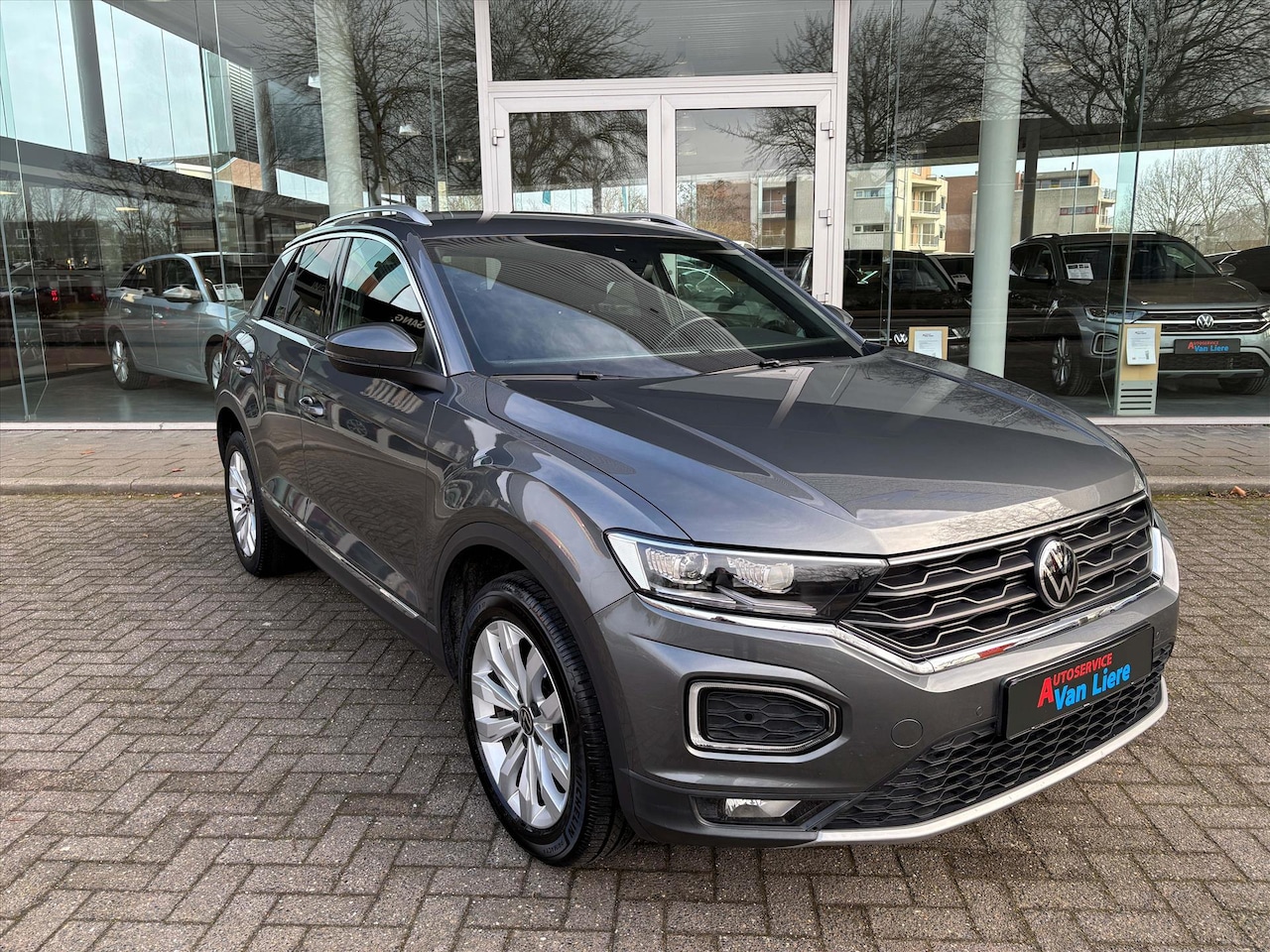 Volkswagen T-Roc - 1.5 TSI 150pk Sport 6 hand|Camera|Carplay|Led|Rijklaarprijs incl garantie - AutoWereld.nl
