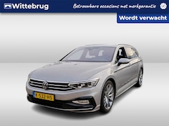 Volkswagen Passat Variant - 1.5 TSI 150pk R-Line Business Plus DSG Automaat Camera / R-Line / Navigatie / Clima / El.