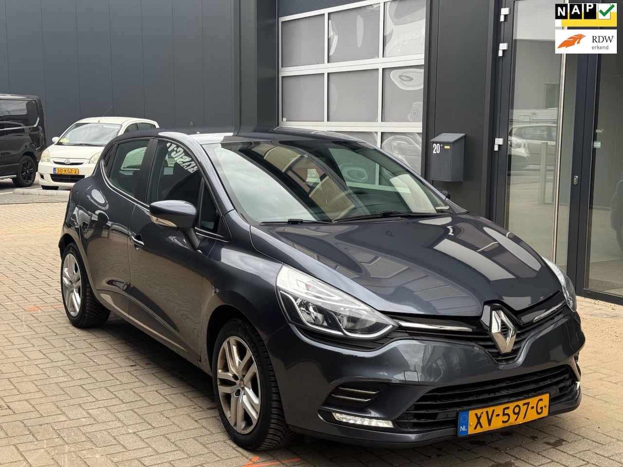 Renault Clio - 0.9 TCe Zen Pdc 1e eig dealer onderhouden apk 27! - AutoWereld.nl