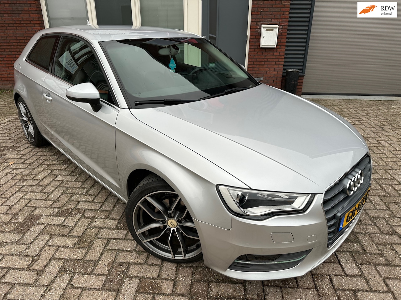 Audi A3 - 1.2 TFSI Ambition Pro Line S / Navi / Leder / PDC / 18 inch - AutoWereld.nl