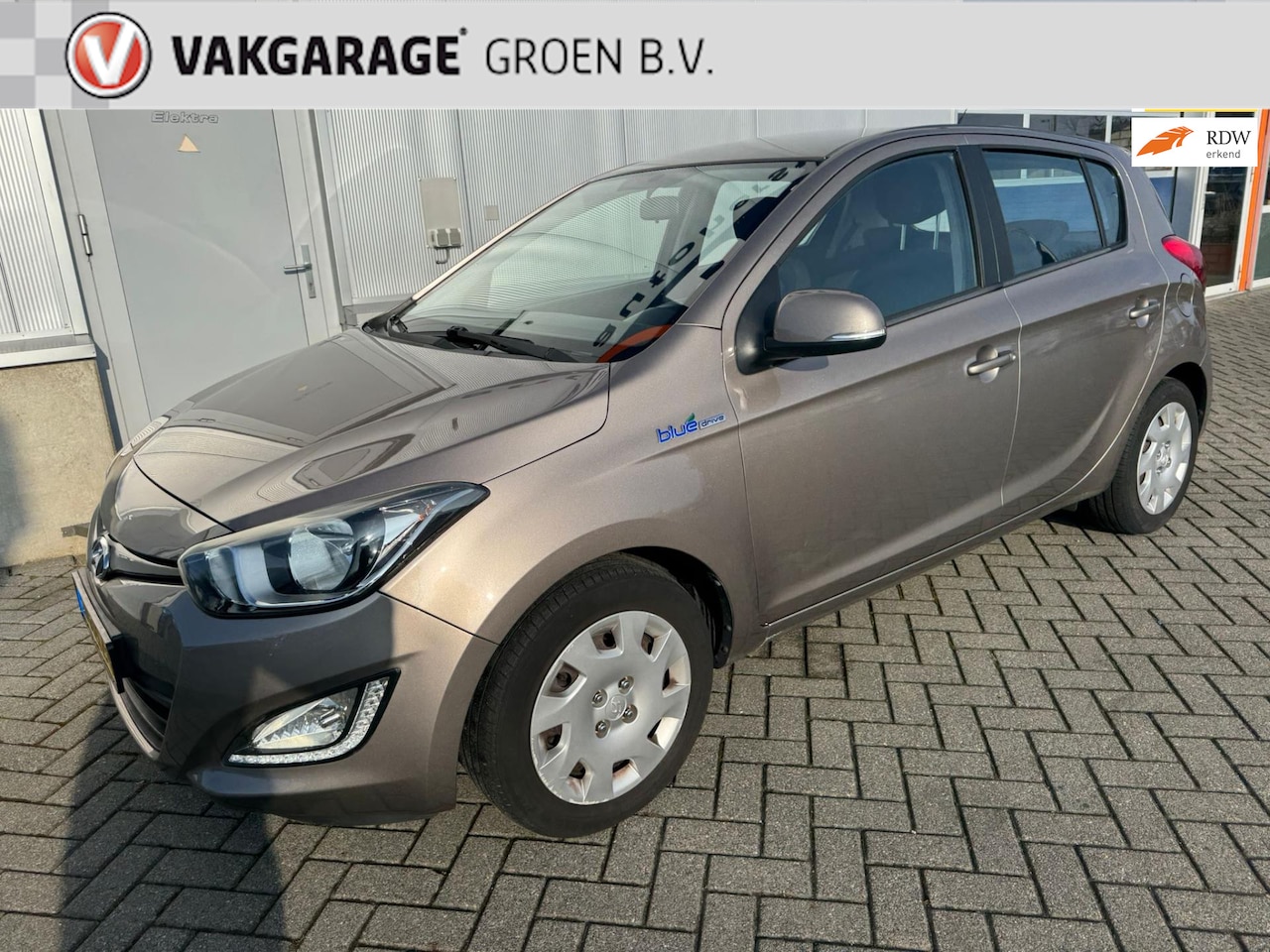 Hyundai i20 - 1.2i i-Motion / airco / el. ramen voor - AutoWereld.nl