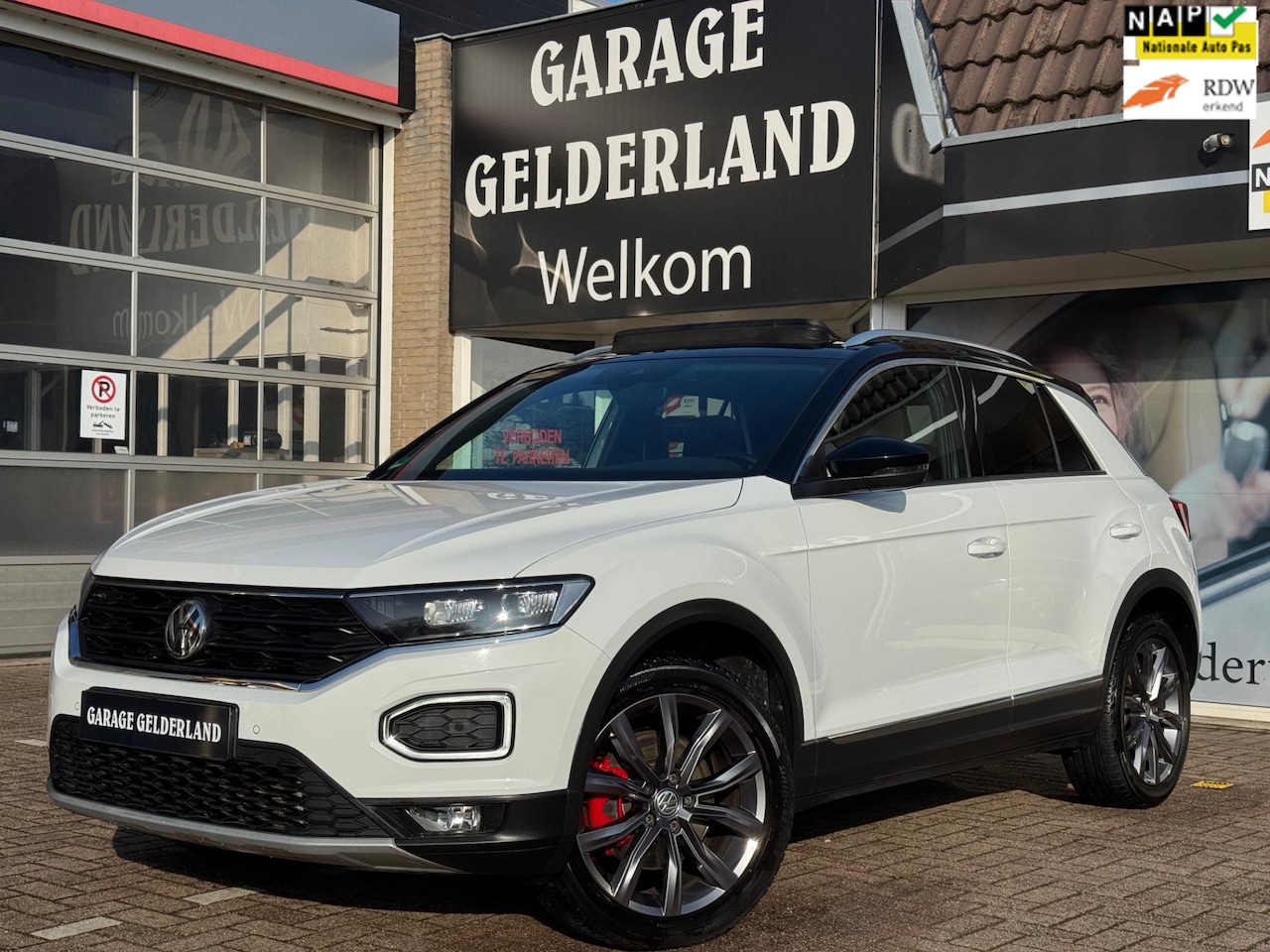 Volkswagen T-Roc - 2.0 TSI R Sport | Pano | Navi | Camera | Bi-Xenon | Apple/Android | Full-Led | Leder/Alcan - AutoWereld.nl