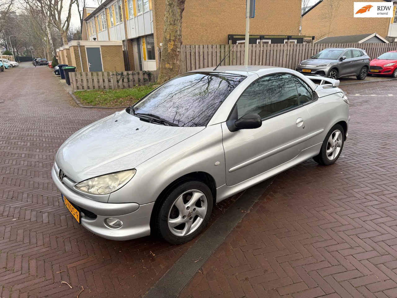 Peugeot 206 CC - Airco / Leuke cabrio / 147.000 km - AutoWereld.nl