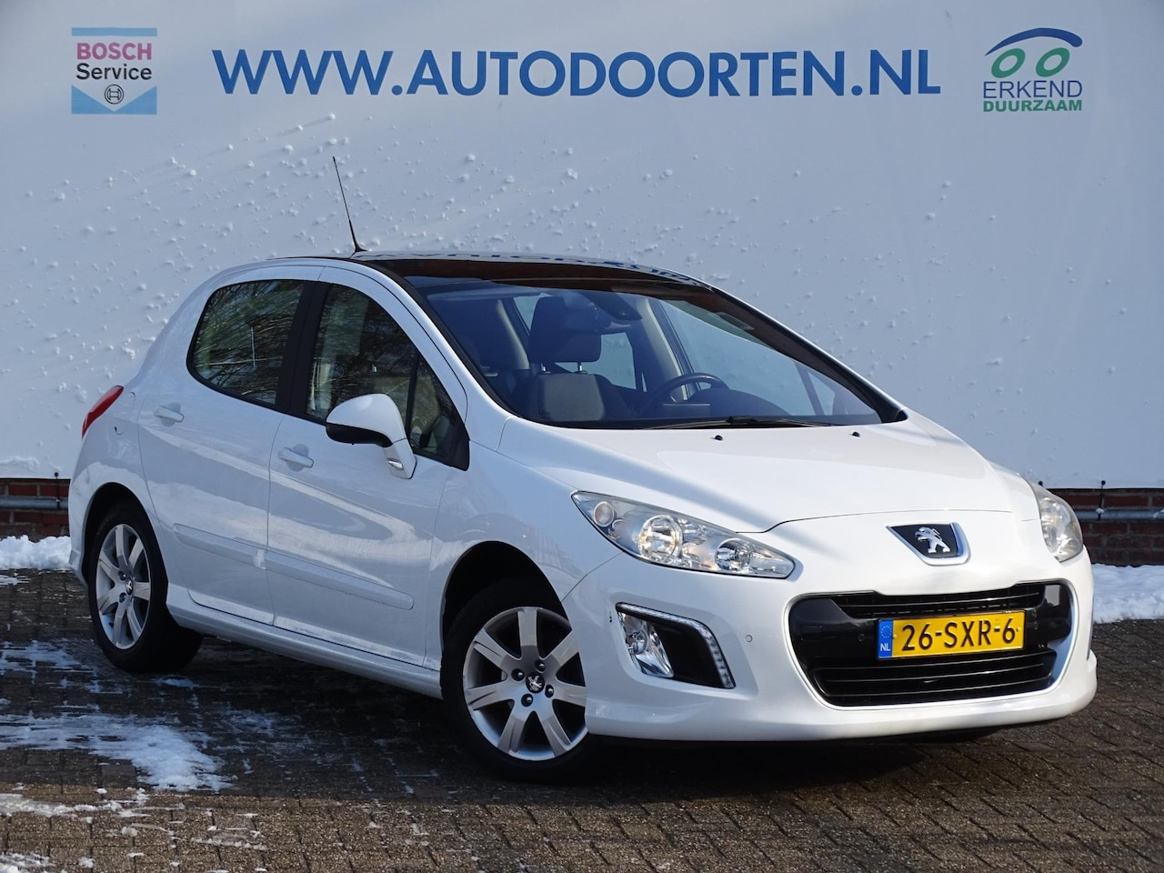 Peugeot 308 - 1.6 VTi Première|Panoramadak|Trekhaak|Navi|Clima - AutoWereld.nl