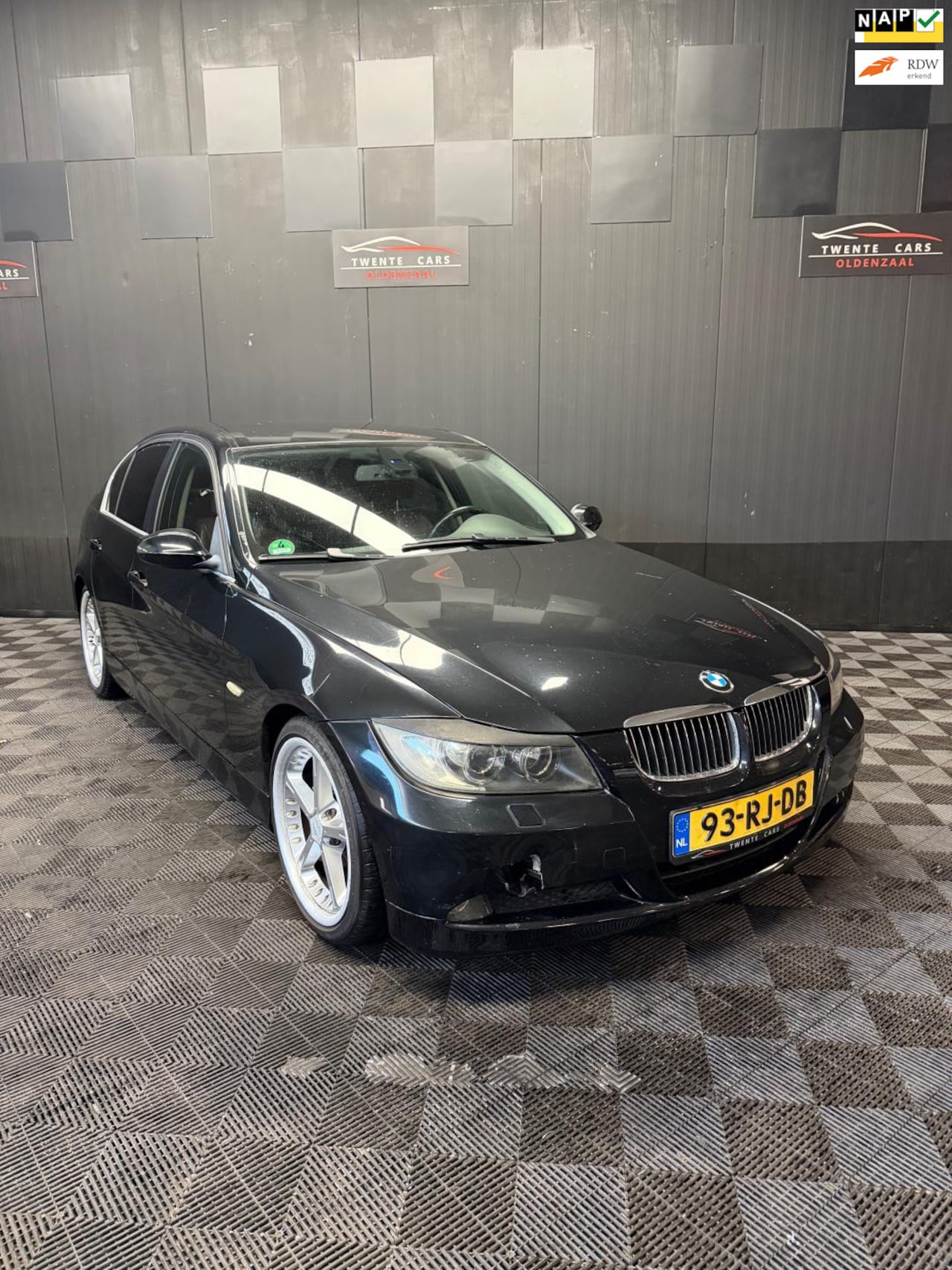 BMW 3-serie - 325i Executive | Leder | Xenon | PDC | Nieuwe APK | - AutoWereld.nl