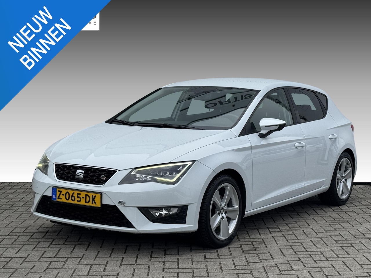 SEAT Leon - 1.4 TSI FR Business NAVI | 1/2 LEDER | ECC | 17 INCH - AutoWereld.nl