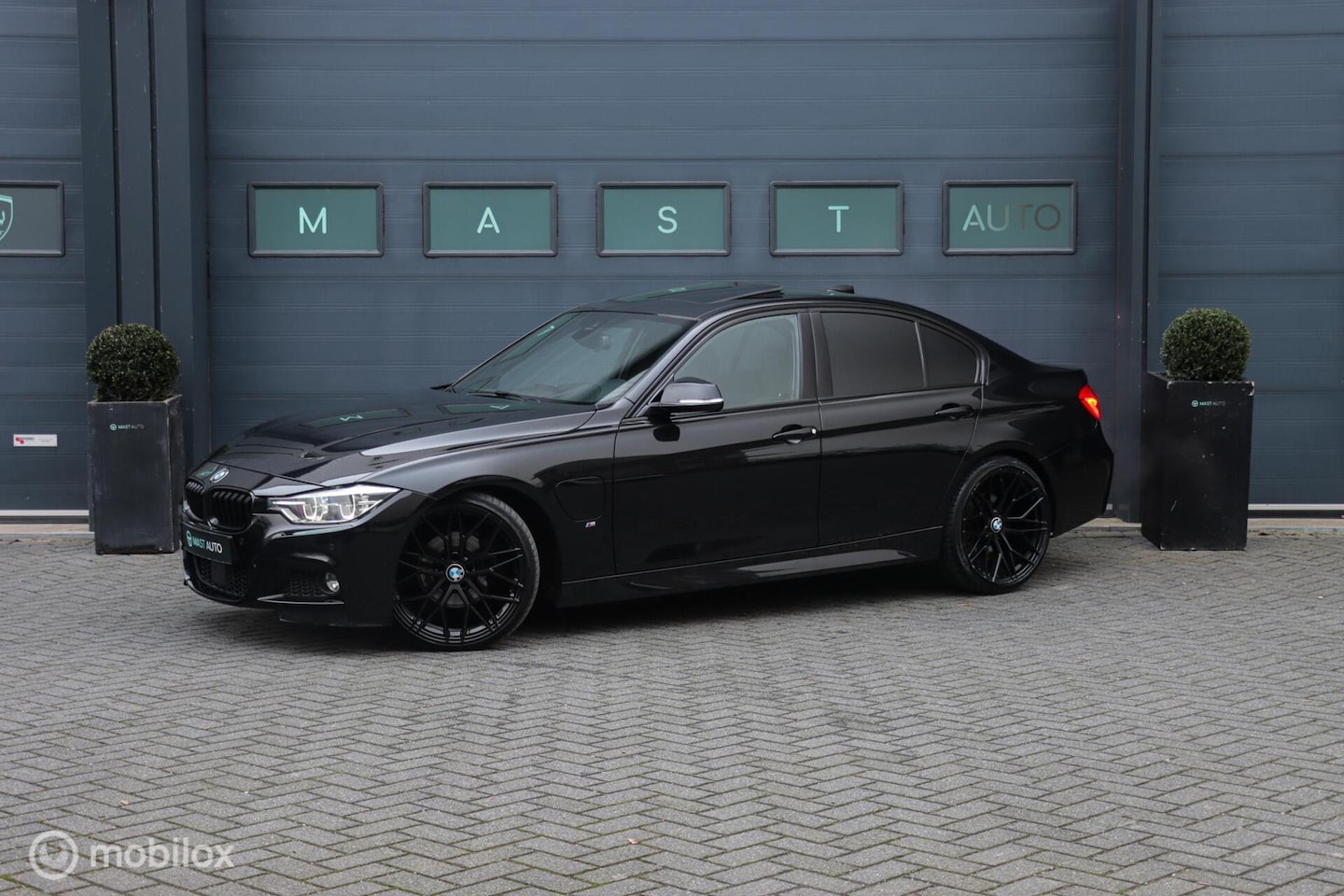 BMW 3-serie - 330e High Executive|M-sport|HUD|Schuifdak|Camera - AutoWereld.nl