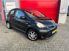 Toyota Aygo - 1.0 VVT-i 68pk Now / Airco / Navigatie / 5 drs / LM velgen /Elektr. ramen / CPV /NL auto /