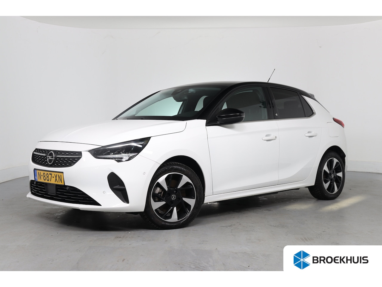 Opel Corsa-e - Fase 3 | Navigatie | Climate control | Full LED | Camera | Carplay | Cruise control | - AutoWereld.nl