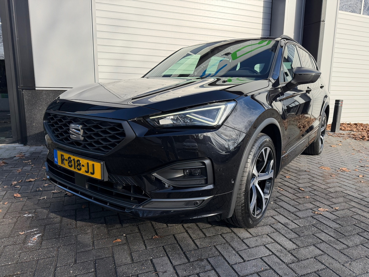 SEAT Tarraco - 1.4 TSI e-Hybrid PHEV FR Business Intense / Panorama / Stoel verwarming / Virtual - AutoWereld.nl