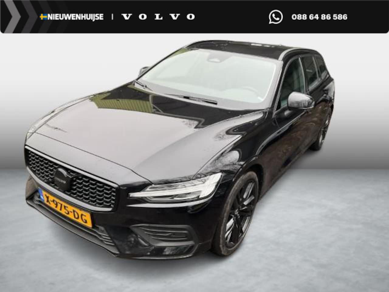 Volvo V60 - 2.0 B3 Essential Edition | Sport Pack | 19" Black Edition Velgen | Leder | Adaptieve Cruis - AutoWereld.nl
