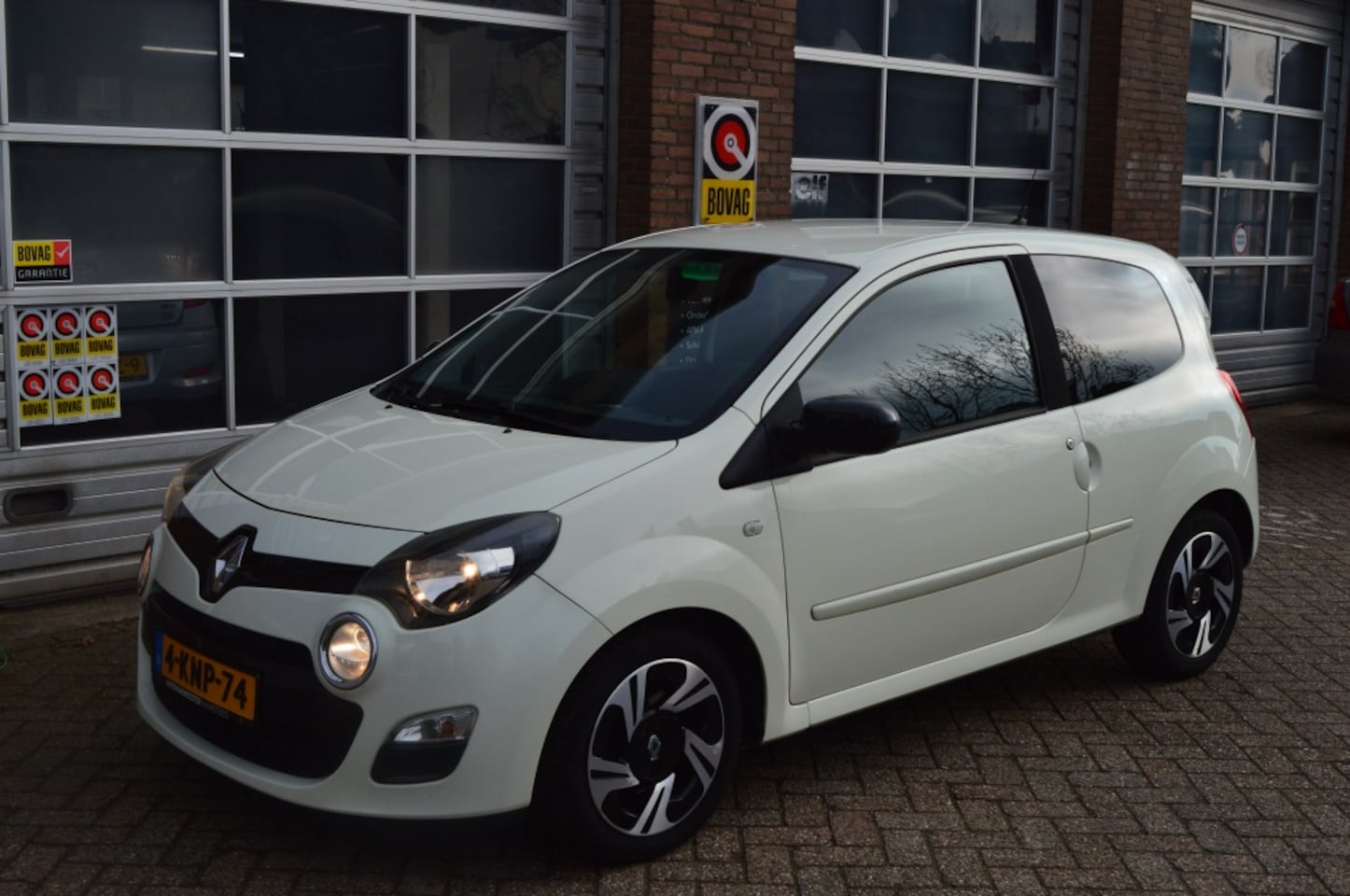 Renault Twingo - 1.2-16V Dynamique 1.2 16V Dynamique, Airco, Cruise controle, Lichtmetalen velgen - AutoWereld.nl
