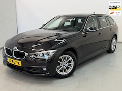 BMW 3-serie Touring - 320i Executive / NL-auto / Navi / Bluetooth