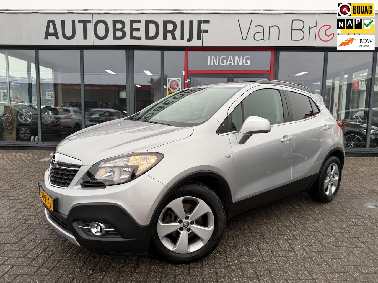 Opel Mokka - 1.4 T Cosmo | Schuifdak | Hoge instap | Camera - AutoWereld.nl