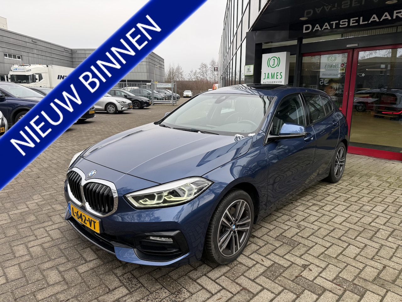 BMW 1-serie - 118i Business Edition Panoramadak Navi Camera - AutoWereld.nl