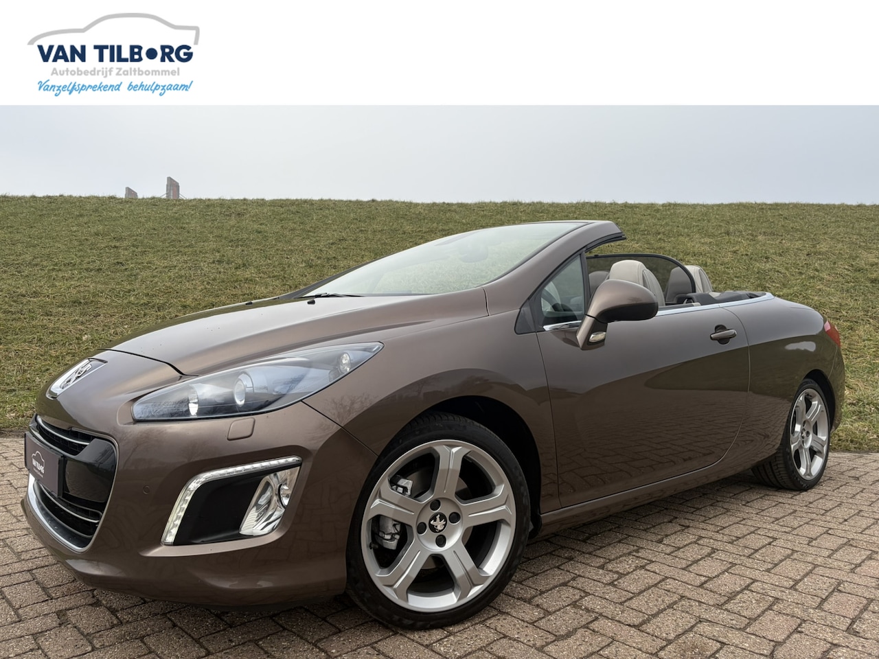 Peugeot 308 CC - 1.6 THP Féline Navi | PDC V&A | Stoel- & Nekverwarming | Xenon - AutoWereld.nl