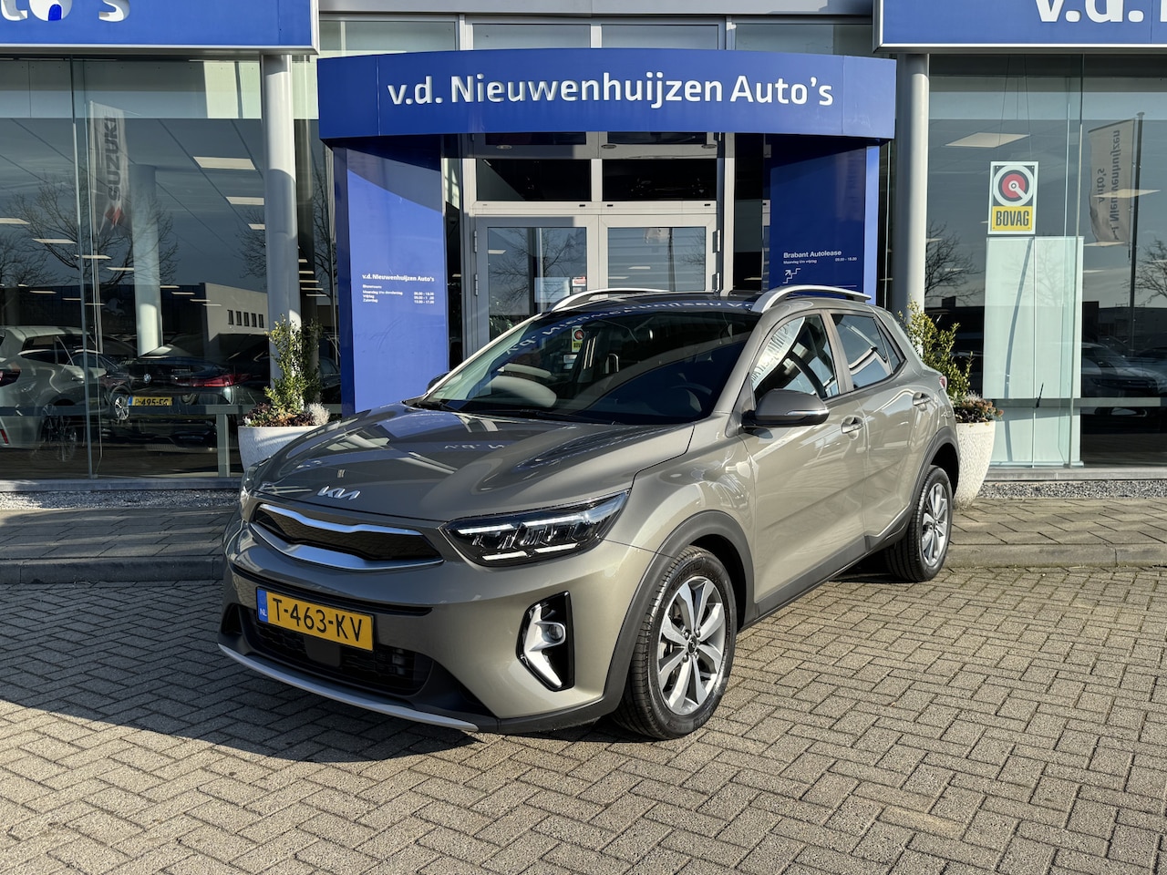 Kia Stonic - 1.0 T-GDi MHEV DynamicPlusLine Fabrieksgarantie Automaat | Trekhaak | Navigatie | Camera - AutoWereld.nl