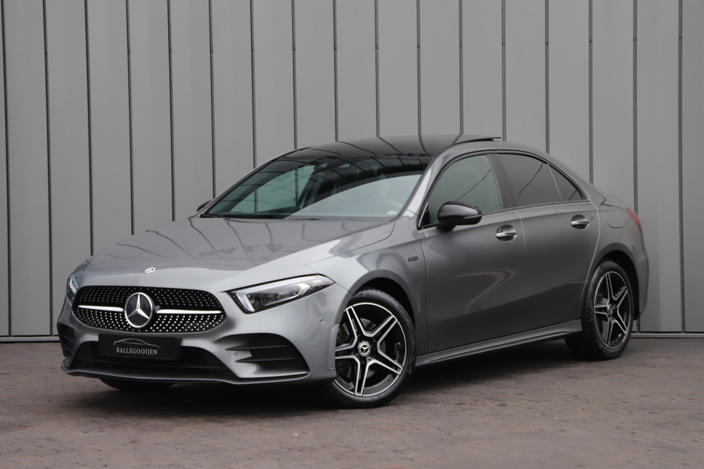 Mercedes-Benz A-klasse - 250e Sedan AMG | 218PK | Pano | Keyless-go | Sfeerverlichting | Memory | Multibeam | Stand - AutoWereld.nl
