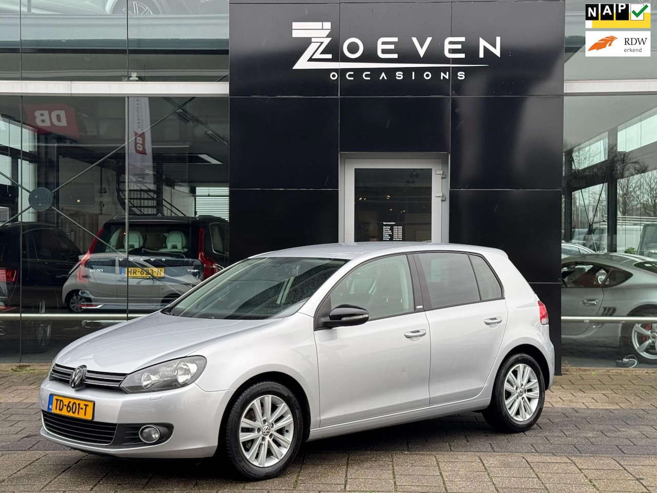 Volkswagen Golf - 1.2 TSI Highline BlueMotion !!!Nieuwe Distributieketting!!! - AutoWereld.nl