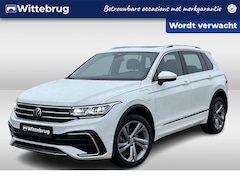 Volkswagen Tiguan - 1.4 TSI eHybrid 245pk DSG R-Line Business / Panoramadak / Zwenkbare Trekhaak / Elek Achter