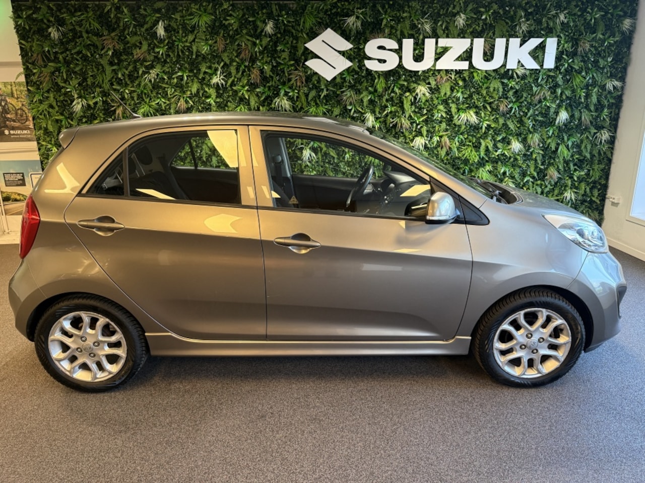 Kia Picanto - Airco LMV All-seasons 1.2 CVVT Comfort Plus 1e eigenaar Originele radio/CD - AutoWereld.nl