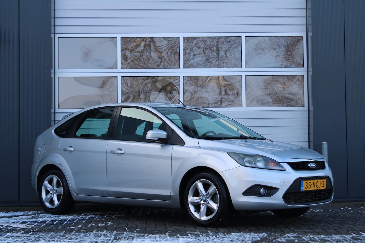 Ford Focus - 1.6 Comfort 5-Deurs Airco/Cruise/Bluetooth/Elek.Ramen/C.V./RadioCD.AUX/16"LM/Trekhaak/1e.E - AutoWereld.nl