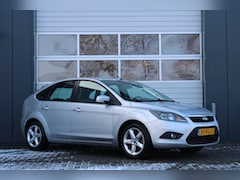 Ford Focus - 1.6 Comfort 5-Deurs Airco/Cruise/Bluetooth/Elek.Ramen/C.V./RadioCD.AUX/16"LM/Trekhaak/1e.E