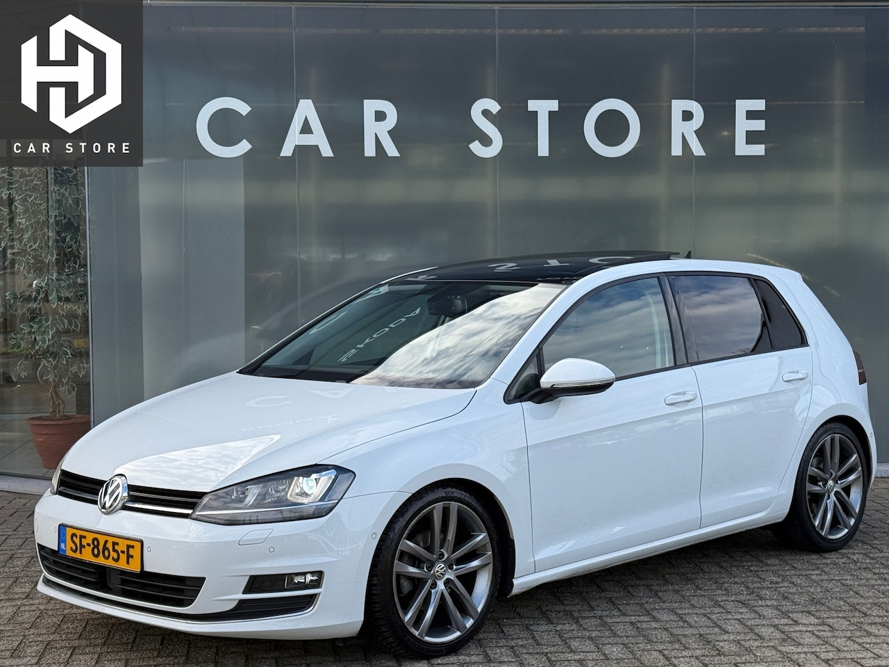 Volkswagen Golf - 1.4 150pk TSI DSG Highline Pano|Navi|Camera|Stoelverwarming - AutoWereld.nl
